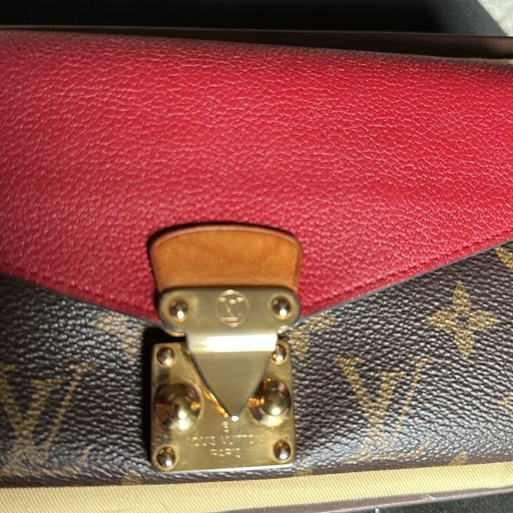 Louis Vuitton Pallas Wallet. Box Dust Bag with COA! FLASH SALE - Picture 3 of 16